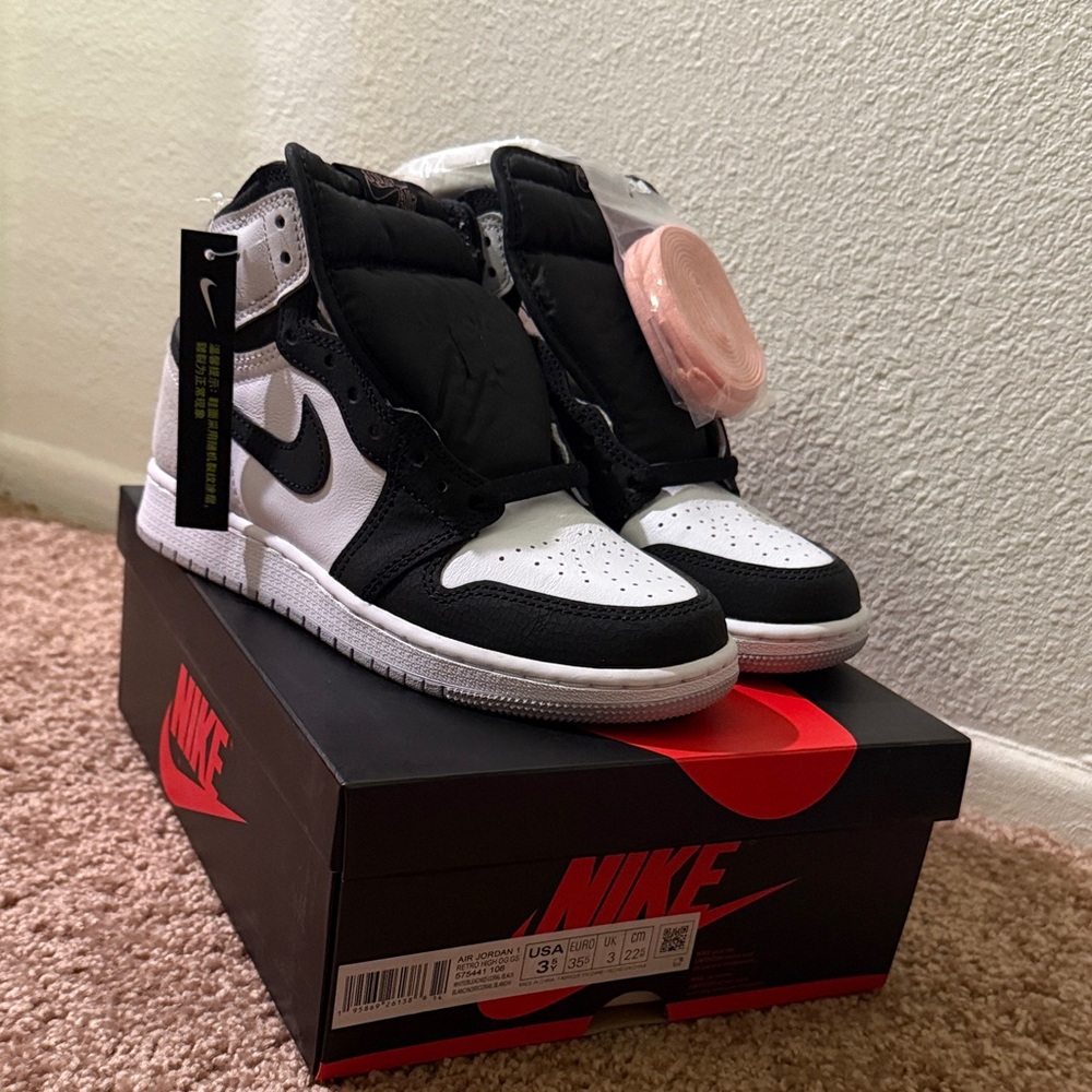 Jordan 1 Retro High OG Bleached Coral